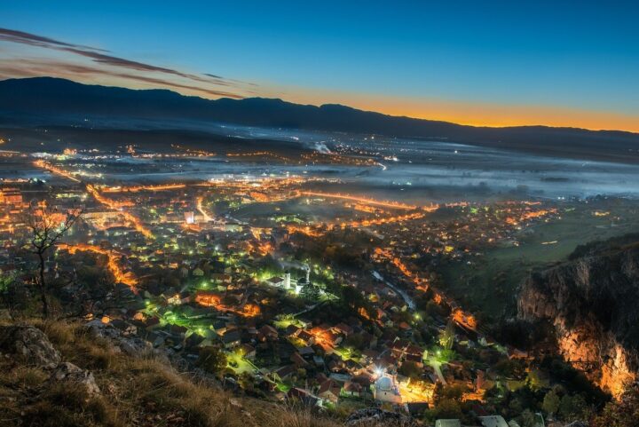 Livno noću panorama